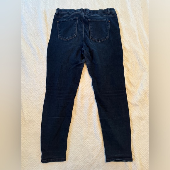 Comfy/Stretchy AF skinny jeans-10/12 - Picture 3 of 3